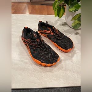 NWOT L Run Women’s 6 Athletic Water Hiking Shoes